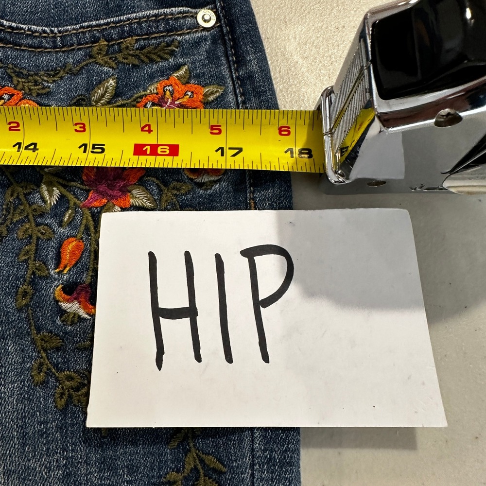Chicos So Slimming Girlfriend Slim Leg Ankle Jeans Embroidered Floral Cottage 4 - Picture 8 of 10
